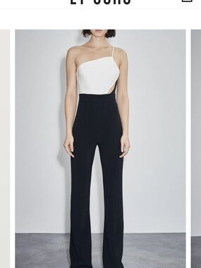 Asymmetrical One-Shoulder White Bodysuit